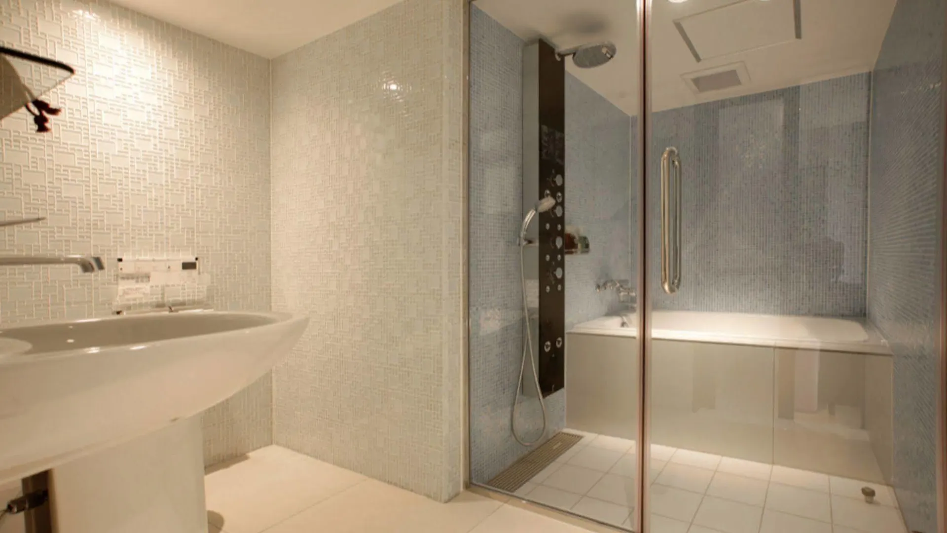 Hibiya City Hotel Tokyo 3*,  Japan