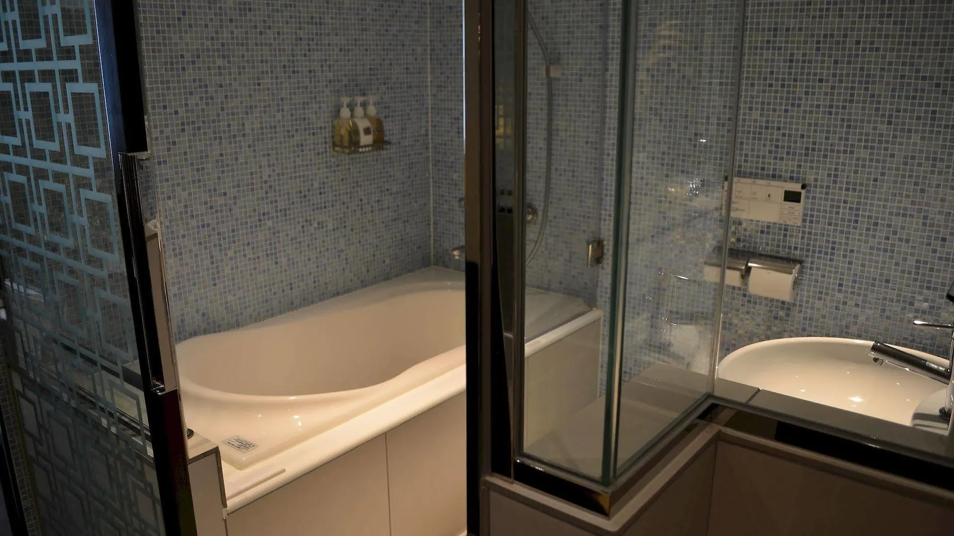 Hibiya City Hotel Tokyo 3*,  Japan